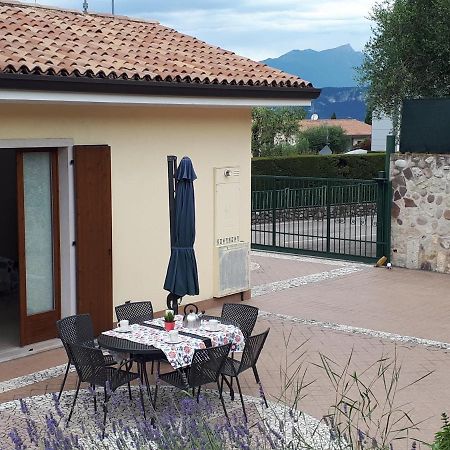 Appartamento Con Giardino A Cisano Di Бардолино Экстерьер фото
